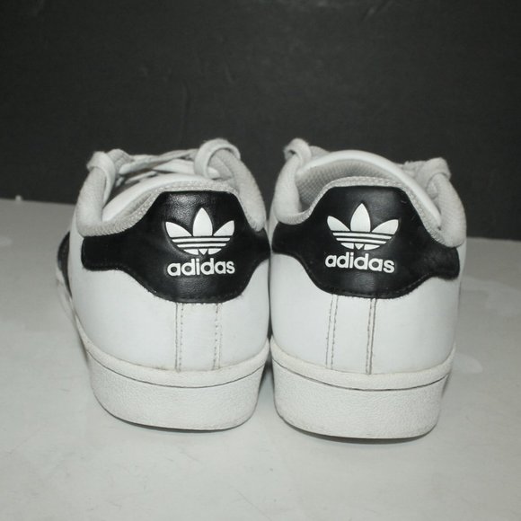 Adidas Superstar Classic Shoe Sneakers Men's 7.5  will fit Woman Size 9 - Picture 5 of 7